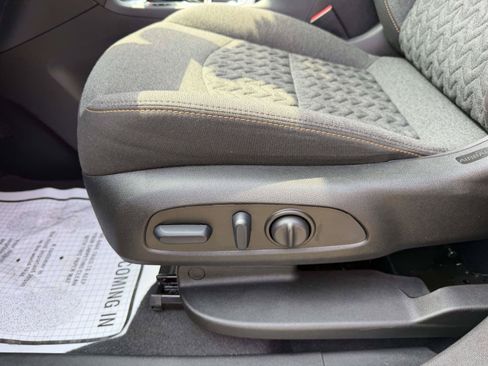 Certified 2023 Chevrolet Equinox LT FWD image 15