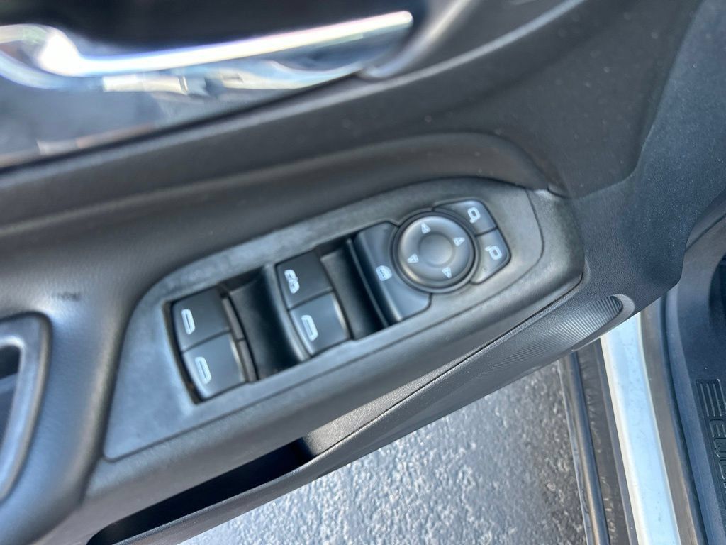Used 2022 Chevrolet Equinox LT FWD image 18