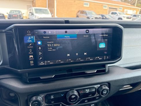 Used 2024 Jeep Wrangler Sport S image 18