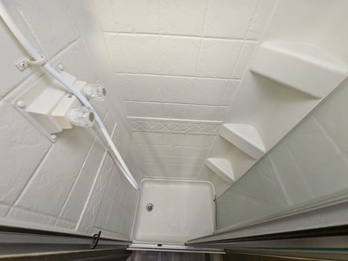 Used 2017 Mercedes-Benz Sprinter 3500 image 40