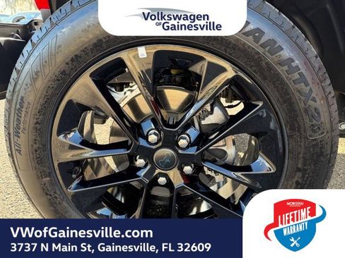 Used 2025 Jeep Wrangler Sahara image 28