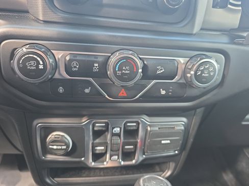 Used 2020 Jeep Wrangler Unlimited Sport S image 25