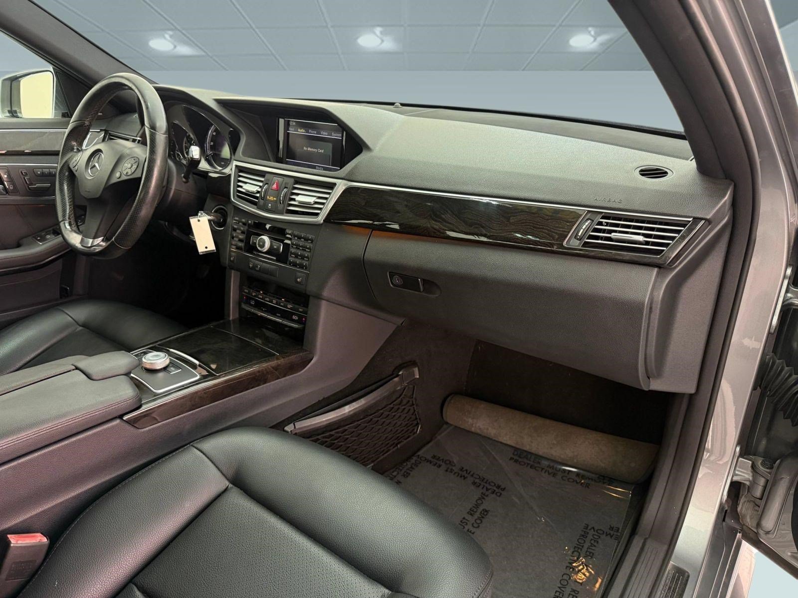 Used 2010 Mercedes-Benz E 350 Sedan image 27