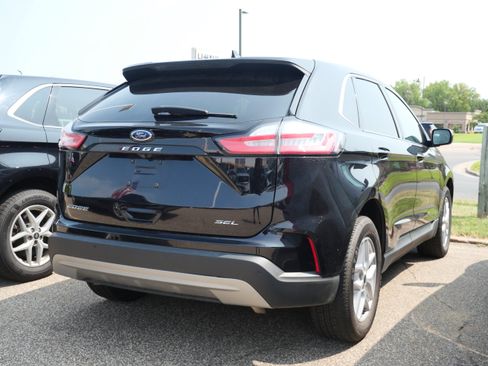 Used 2024 Ford Edge SEL AWD/4WD image 6