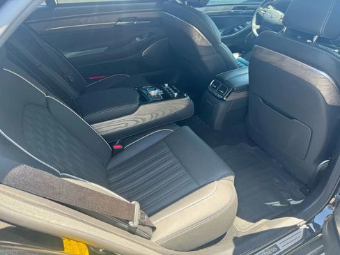 Used 2022 Genesis G90 3.3T Premium RWD image 34