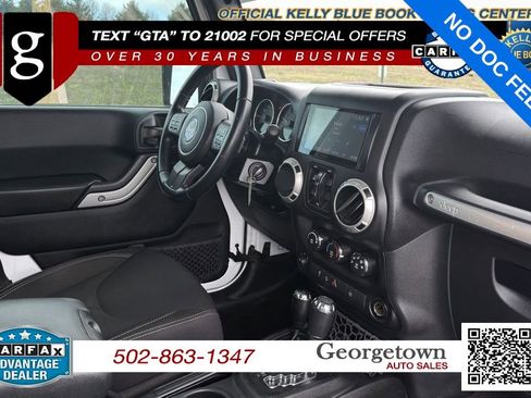 Used 2016 Jeep Wrangler Unlimited Sahara w/ Connectivity Group AWD/4WD image 22