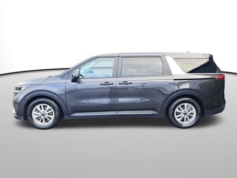 Used 2024 Kia Carnival LX image 2