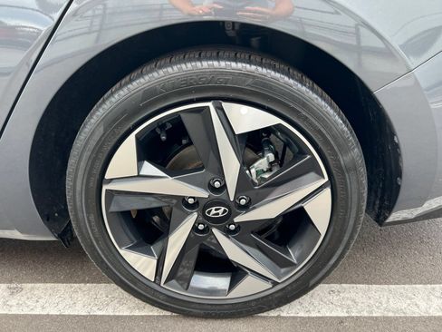 Used 2023 Hyundai Elantra Limited FWD image 16