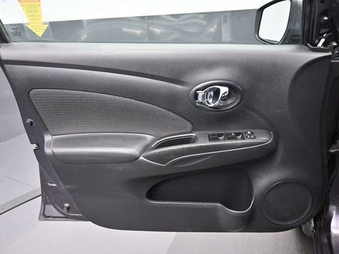Used 2015 Nissan Versa SV image 9