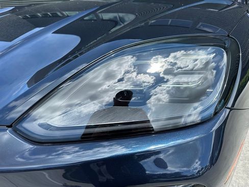 Used 2025 Porsche Cayenne E-Hybrid Coupe image 13