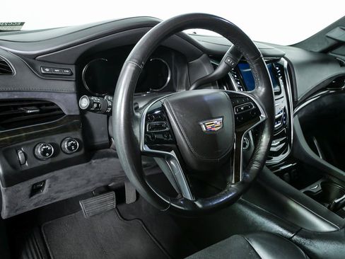 Used 2018 Cadillac Escalade Platinum AWD/4WD image 4