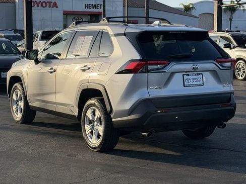 Used 2021 Toyota RAV4 LE AWD/4WD image 8