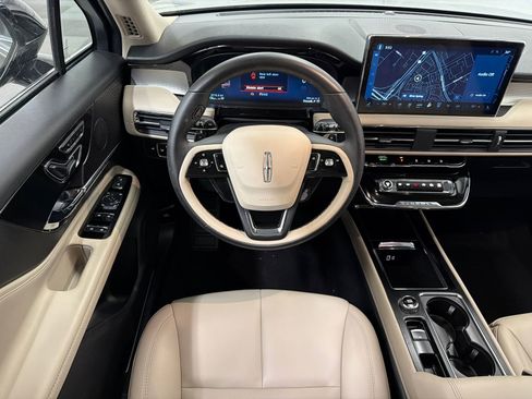 Certified 2025 Lincoln Corsair AWD image 21