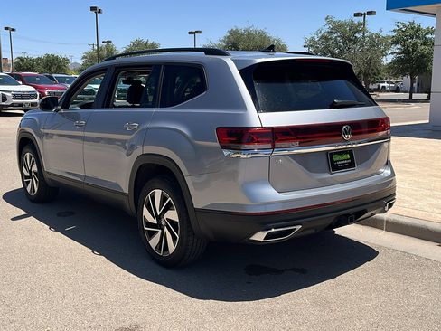Used 2024 Volkswagen Atlas SE FWD image 6