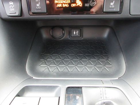 Used 2019 Toyota RAV4 XLE w/ Convenience Package AWD/4WD image 46