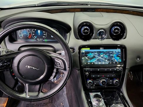 Used 2019 Jaguar XJ AWD image 17