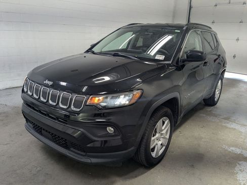 Used 2022 Jeep Compass Latitude AWD/4WD image 11