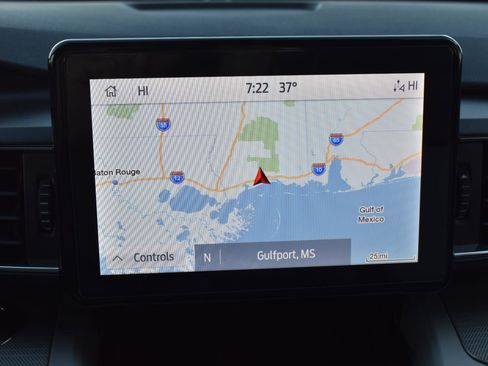 Used 2024 Ford Explorer XLT w/ Equipment Group 202A image 31