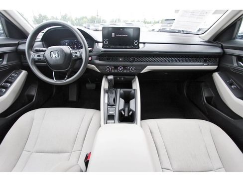 Used 2025 Honda Accord LX image 11