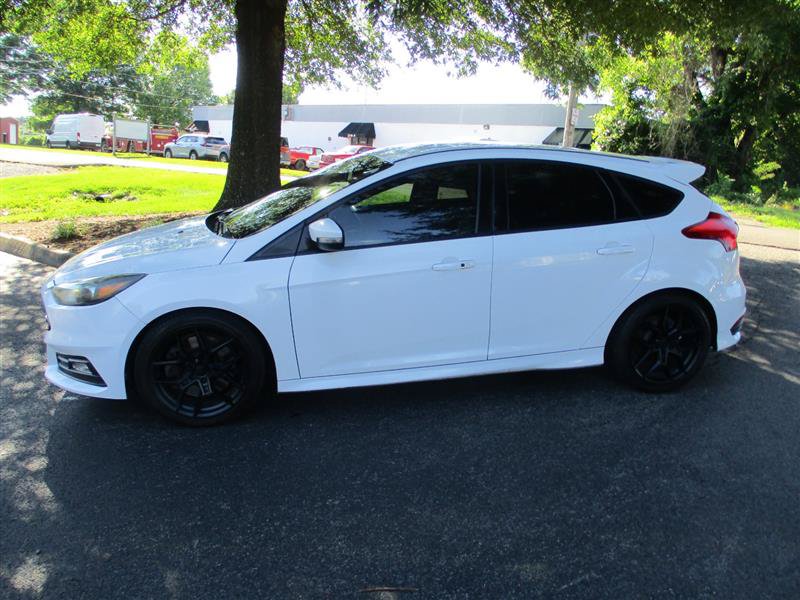 Used 2016 Ford Focus ST w/ Equipment Group 401A FWD image 4