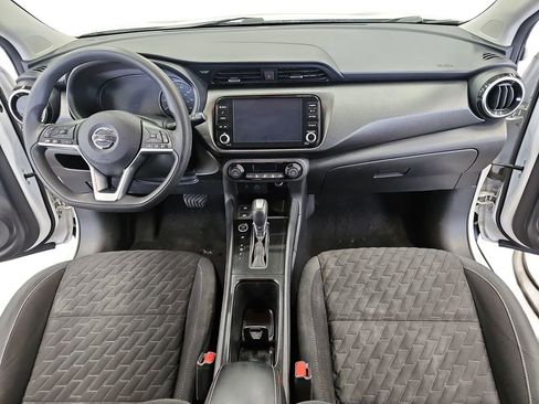 Used 2021 Nissan Kicks SV image 9