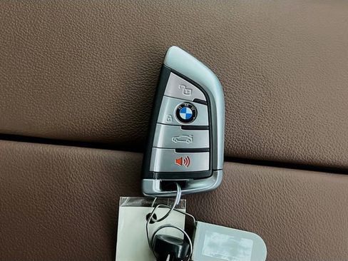 Used 2021 BMW X7 xDrive40i w/ Premium Package image 33