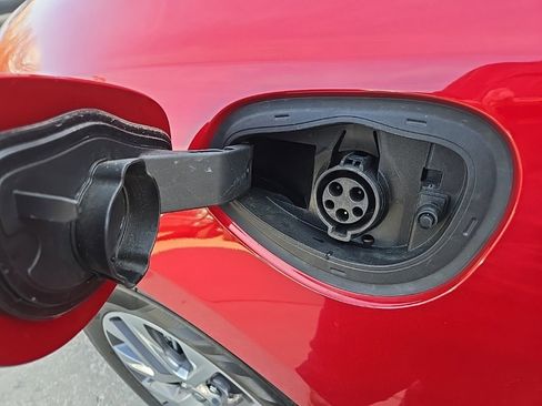 Used 2024 Chrysler Pacifica Pinnacle image 18