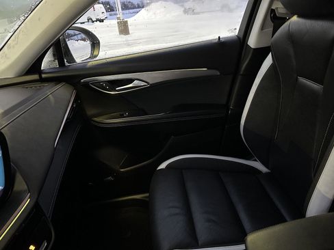 Used 2025 Buick Envision Sport Touring image 34