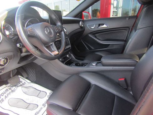 Used 2019 Mercedes-Benz GLA 250 4MATIC image 9