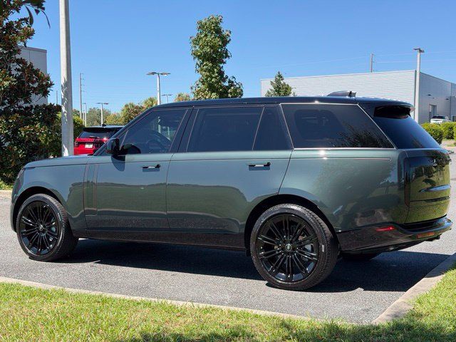 Used 2025 Land Rover Range Rover Long Wheelbase SE AWD/4WD image 4