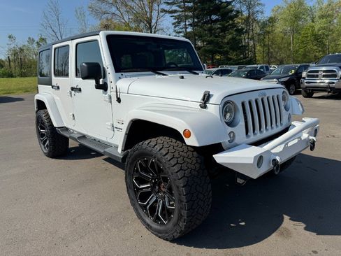 Used 2016 Jeep Wrangler Unlimited Sahara w/ Max Tow Package AWD/4WD image 7