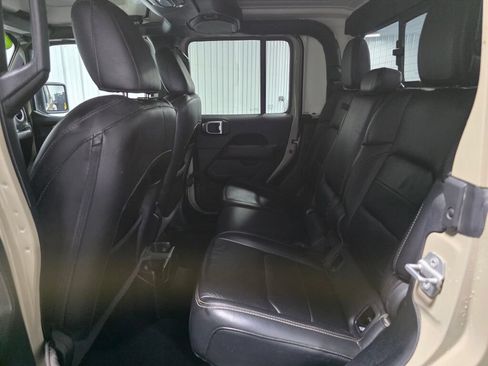Used 2020 Jeep Gladiator Overland AWD/4WD image 10