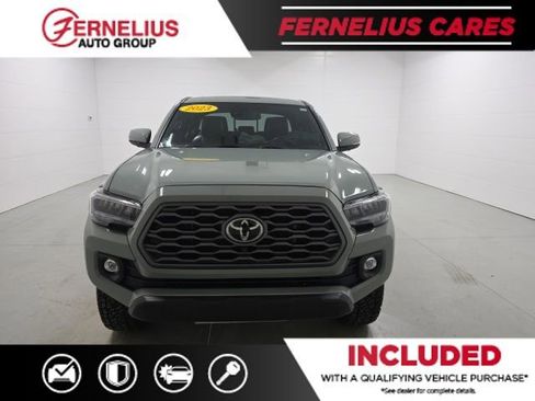 Used 2023 Toyota Tacoma TRD Off-Road image 2