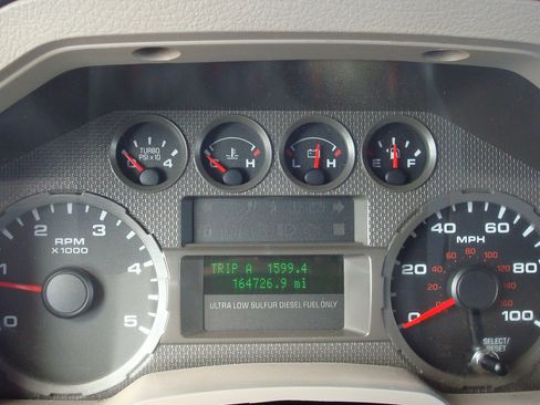 Used 2010 Ford F550 4x4 Regular Cab Super Duty image 7