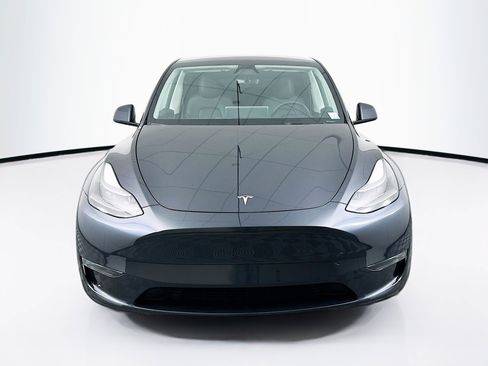 Used 2024 Tesla Model Y Long Range image 2