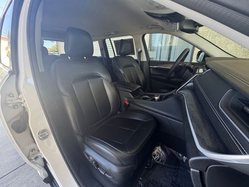 Used 2024 Jeep Grand Cherokee Limited image 36