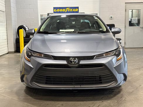 Used 2023 Toyota Corolla LE image 2