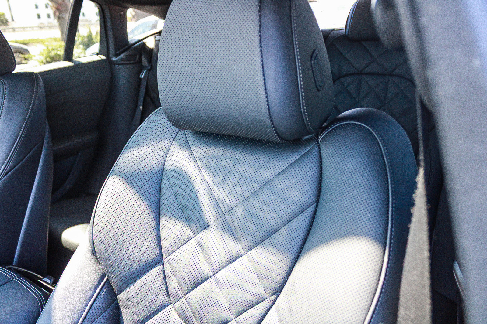 Used 2024 BMW X6 xDrive40i w/ Premium Package AWD/4WD image 25
