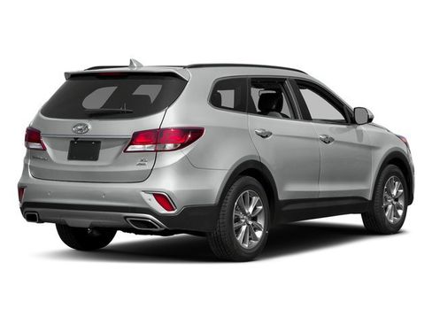 Used 2018 Hyundai Santa Fe SE w/ Winter Weather Package AWD/4WD image 2