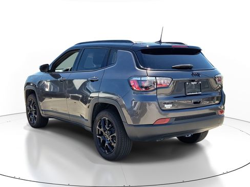 Used 2023 Jeep Compass Latitude AWD/4WD image 4