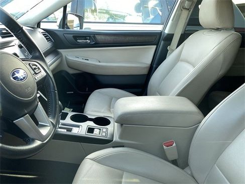 Used 2017 Subaru Outback 3.6R Limited image 7