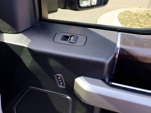 Used 2018 Ford F150 Platinum w/ Equipment Group 701A Luxury image 48