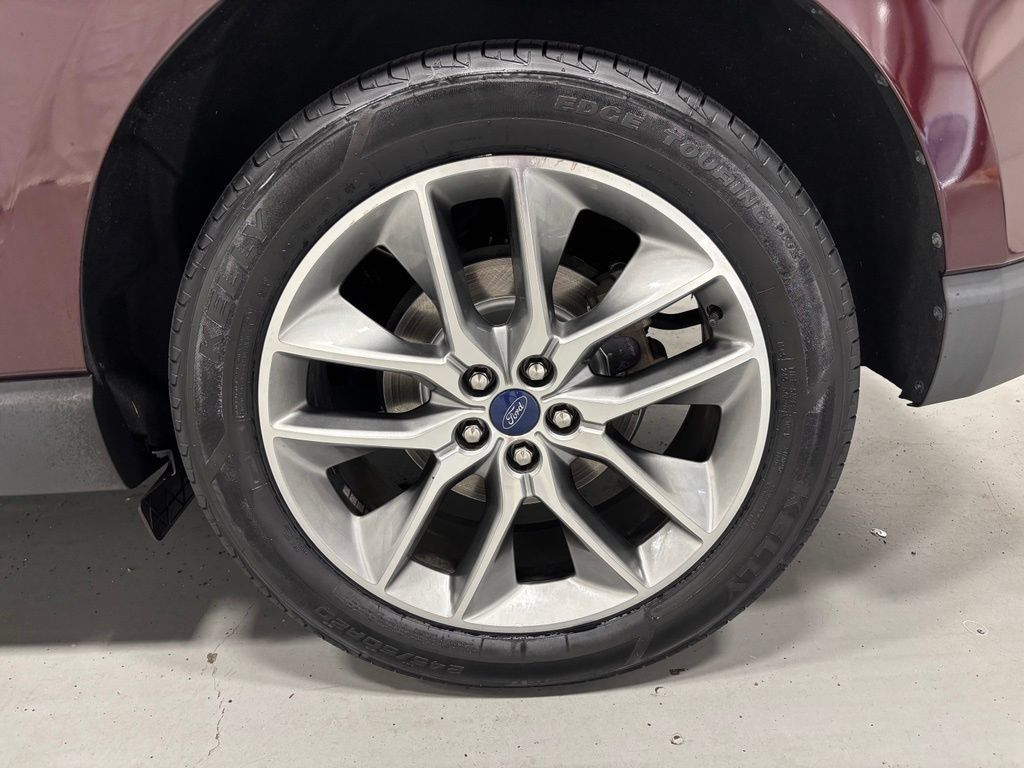 Used 2018 Ford Edge Titanium w/ Equipment Group 301A AWD/4WD image 63