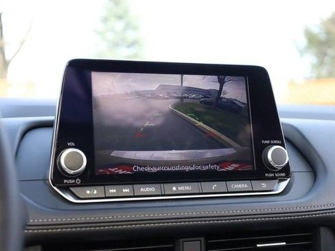 Certified 2025 Nissan Rogue SV w/ SV Premium Package image 16