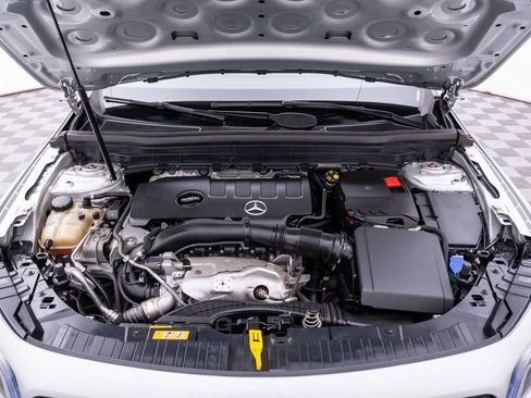 Used 2021 Mercedes-Benz GLB 250 4MATIC w/ Premium Package image 31