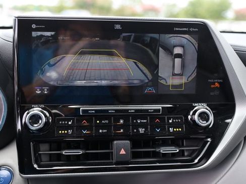 Used 2022 Toyota Highlander Platinum FWD image 29