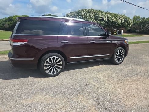 Used 2023 Lincoln Navigator Reserve AWD/4WD image 8