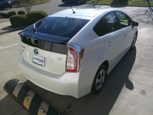 Used 2015 Toyota Prius Two image 15