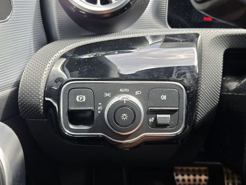 Used 2020 Mercedes-Benz CLA 250 image 28