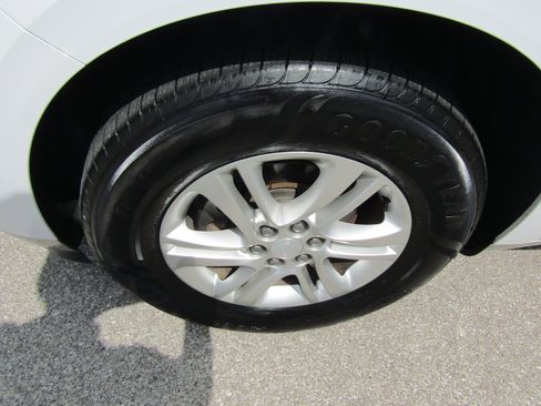 Used 2020 Buick Enclave Essence w/ Trailering Package, 5000 lbs. FWD image 9